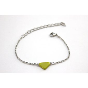 Bracelet acier et perle triangle vert anis