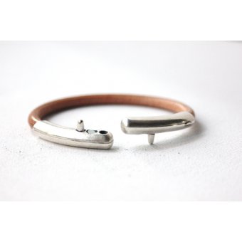 Bracelet simple en cuir naturel by EmmaFashionStyle