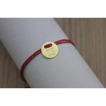 Bracelet fuchsia doré et médaille gravée ~ Wish