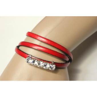 Bracelet manchette en cuir 3 tours rouge et strass