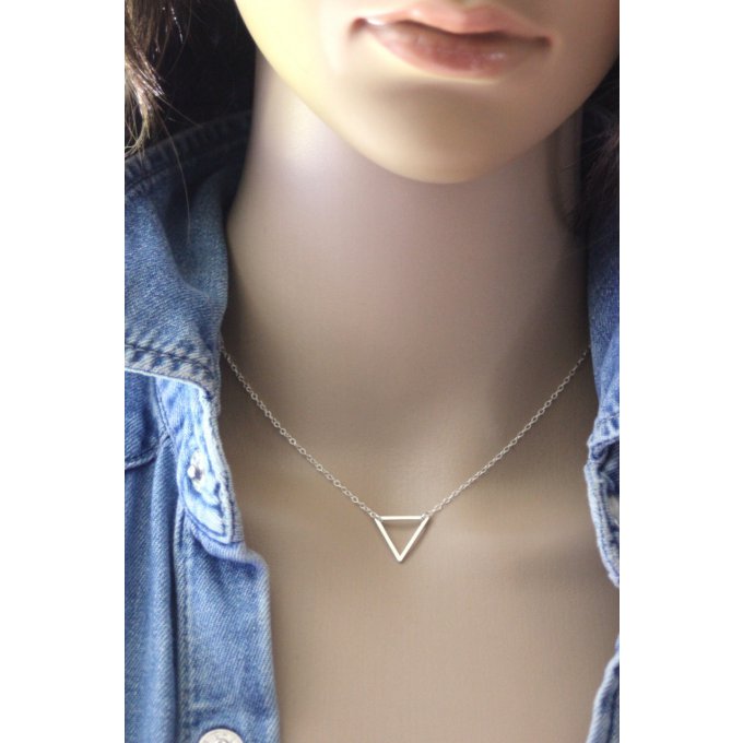 collier argent pendentif triangle