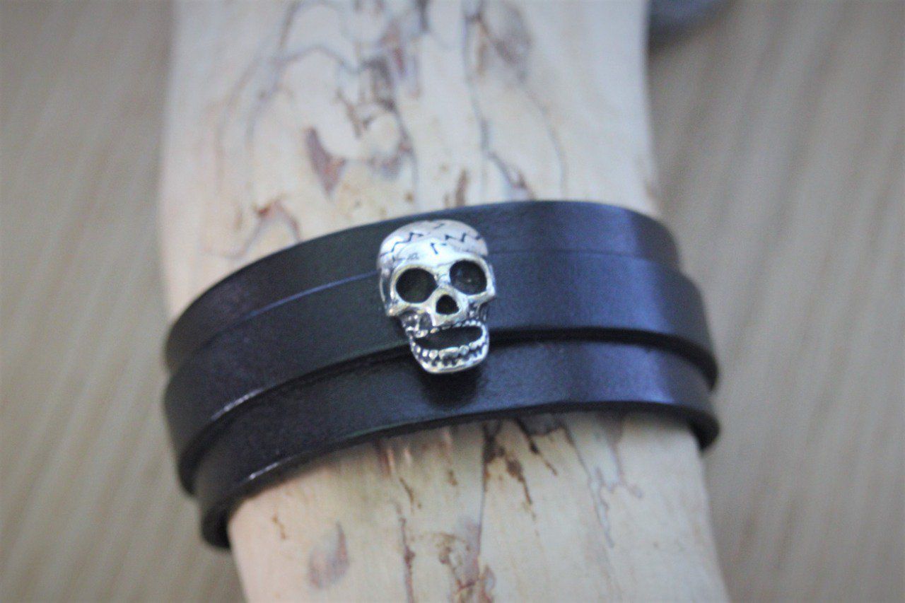 Bracelet manchette cuir noir passant tête de mort - Emmafashionstyle