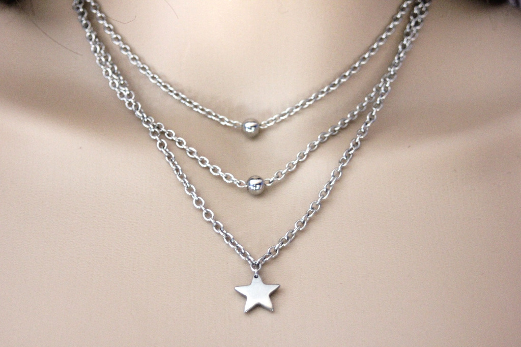 Collier multi-rangs acier perles et étoile