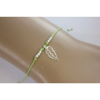 Bracelet cordon perles & feuille argent 