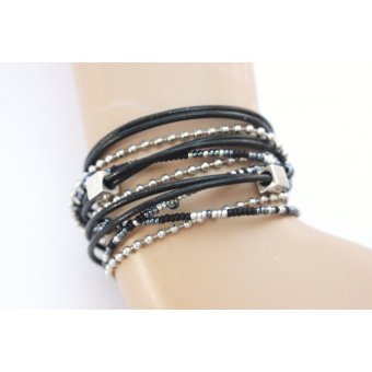 Bracelet multirangs en cuir noir et acier