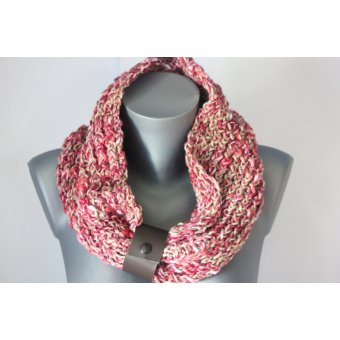 snood tricotÃ© main rose et beige