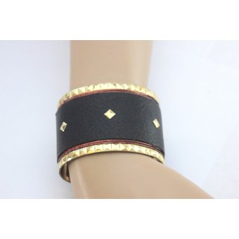 Bracelet manchette cuir noir et clous dorés