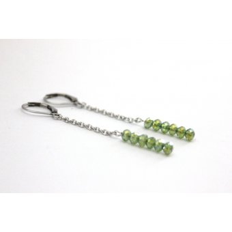Boucles d'oreilles acier et perles vert olive