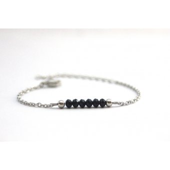 bracelet minimaliste en acier et perles noires