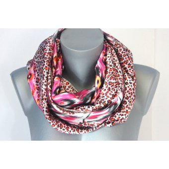 snood imprimÃ© lÃ©opard noir et rose