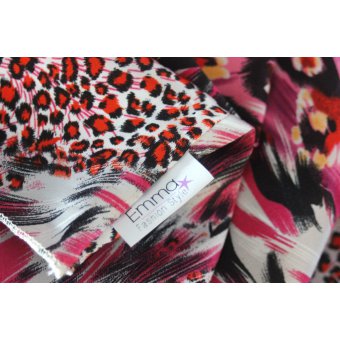 Foulard snood imprimé léopard noir et rose