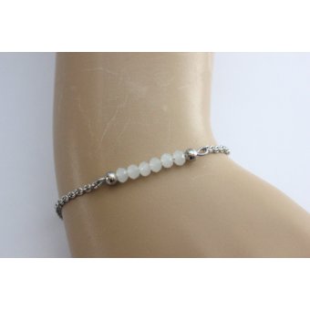 bracelet minimaliste en acier et perles blanches