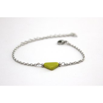 Bracelet acier et perle triangle vert anis