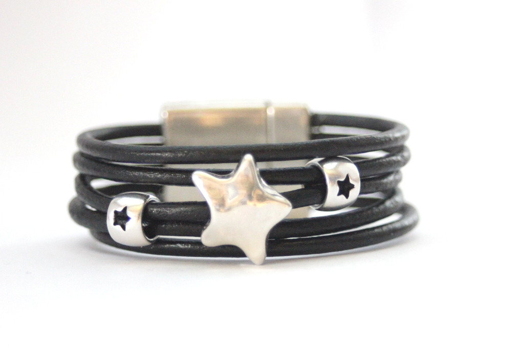 Bracelet manchette en cuir noir étoile argent