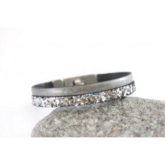 Bracelet en cuir gris et paillettes argentées