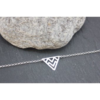 bracelet fin en argent style minimaliste