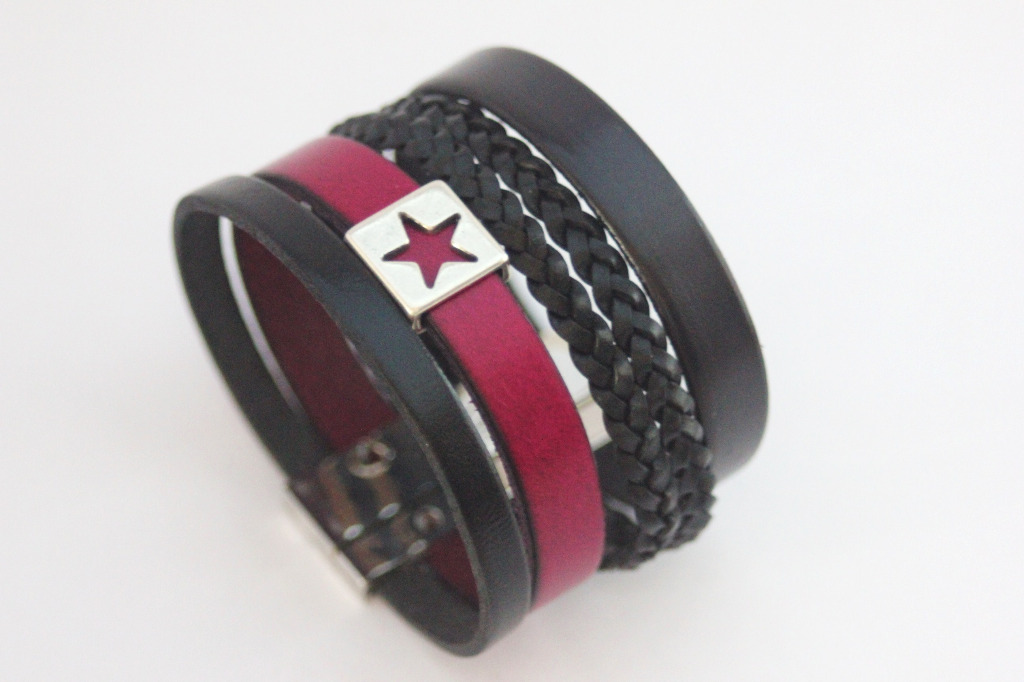 Bracelet manchette cuir noir et prune étoile