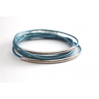 Bracelet cuir bleu mÃ©tallisÃ© et perles tube acier 