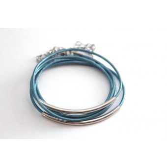 Bracelet cuir bleu métallisé et perles tube acier 