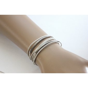 Bracelet cuir blanc et perles tube acier 