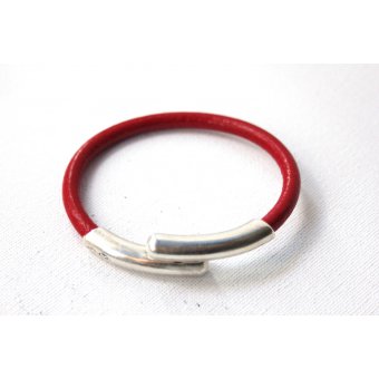 Bracelet cuir rouge fermoir aimantÃ©