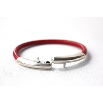 Bracelet simple en cuir rouge by EmmaFashionStyle