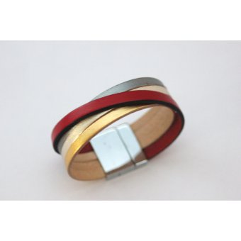 Bracelet cuir multi-rangs rouge et mÃ©tallisÃ©