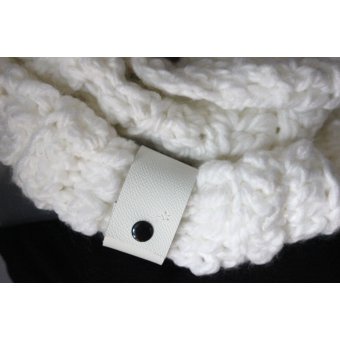 Snood laine blanche oversize et lacet cuir blanc