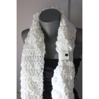 Snood laine blanche oversize et lacet cuir blanc