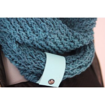 Snood laine bleu canard et lacet cuir turquoise