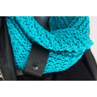 Snood laine bleu vert et lacet cuir noir