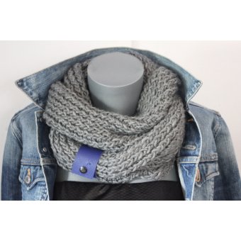 Snood en laine gris et cuir bleu électrique