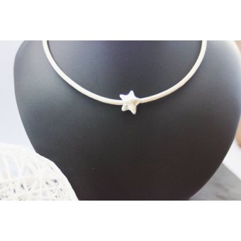 Collier cuir blanc perle étoile en métal argenté