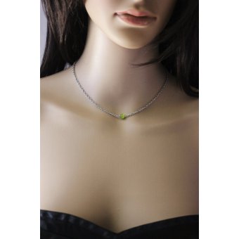 Collier minimaliste en acier inoxydable et perle vert anis