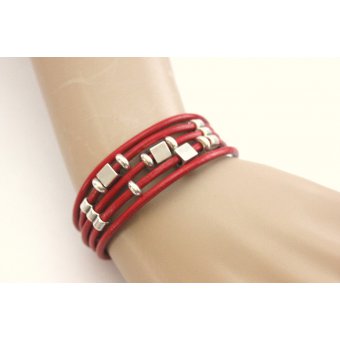 bracelet multi rangs en cuir rouge by Emmafashionstyle