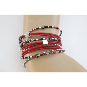 Bracelet boho multi-rangs cuir rouge et acier