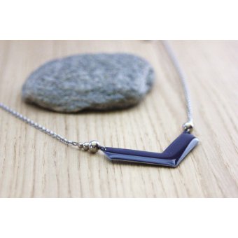 collier graphique bleu nuit by EmmafashionStyle