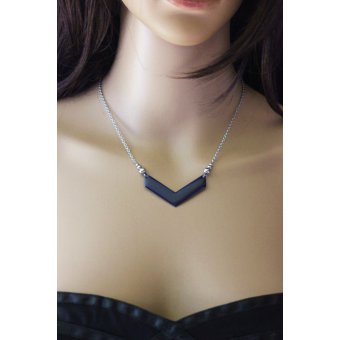 Collier chevron émaillé bleu nuit