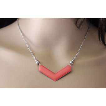 Collier chevron Ã©maillÃ© rose corail