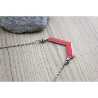 collier plastron chevron coraile en acier