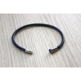 Bracelet en cuir noir lisse fermoir acier