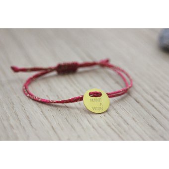 Bracelet cordon rose et médaille gravée by EmmaFashionStyle