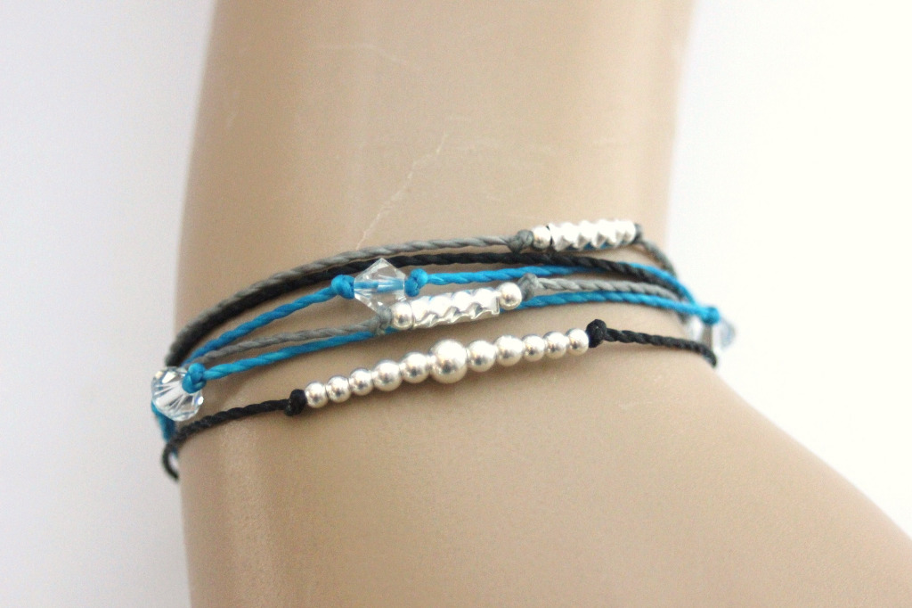 Bracelet ~ Summery ~ cordons noir, gris et bleu
