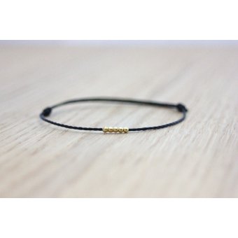 bracelet fin petites perles en or 