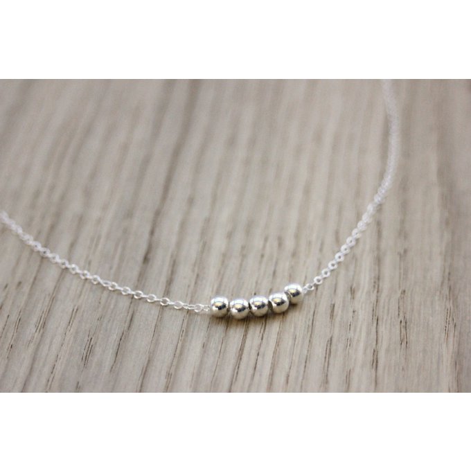 Collier minimaliste argent et perles lisses 