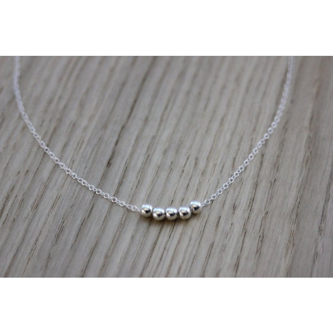 Collier minimaliste argent et perles lisses 