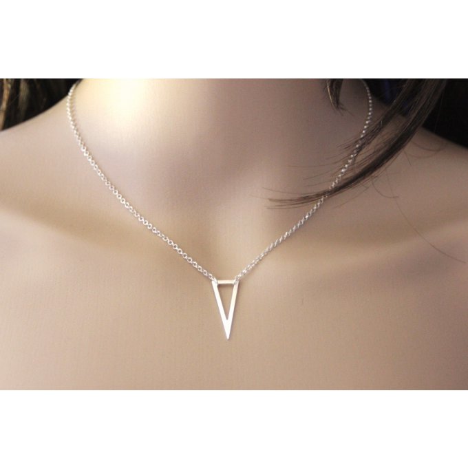 Collier argent massif pendentif triangle 