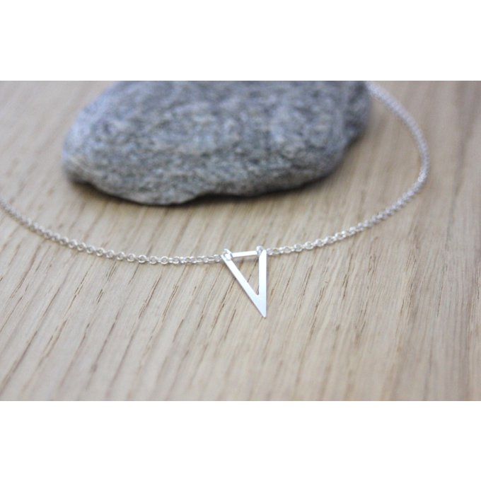 collier fin en argent pendentif triangle