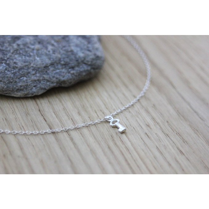 collier fin et minimaliste en argent