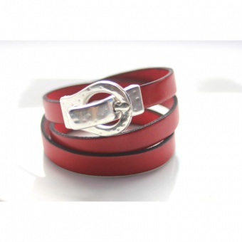 Bracelet manchette 3 tours en cuir rouge